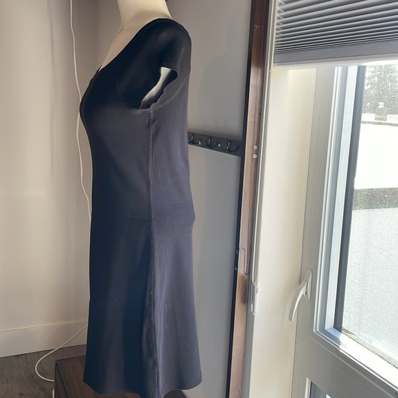 Philosophy, Black Ribbed Cotton dress with rounded neck and capped sleeves. - Picture 3 of 8